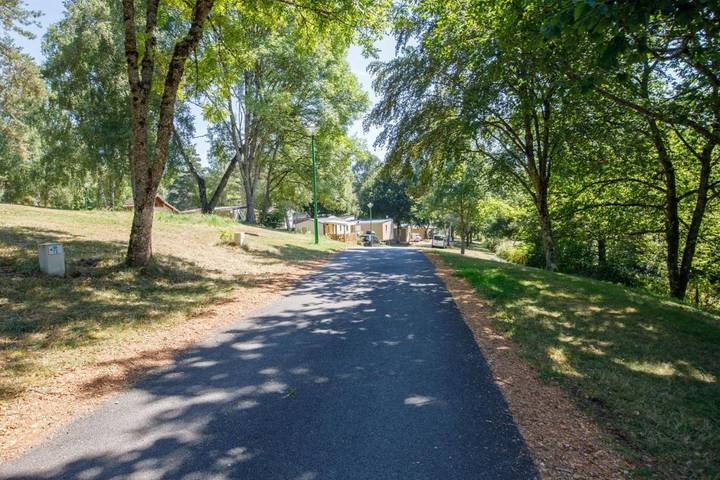Location de vacances pour 4 personnes, avec piscine et terrasse à Saint-Rémy-sur-Durolle - 4