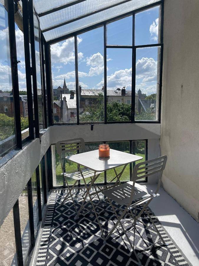 Appartement de vacances pour 3 personnes, avec jardin et terrasse, animaux acceptés à Lisieux