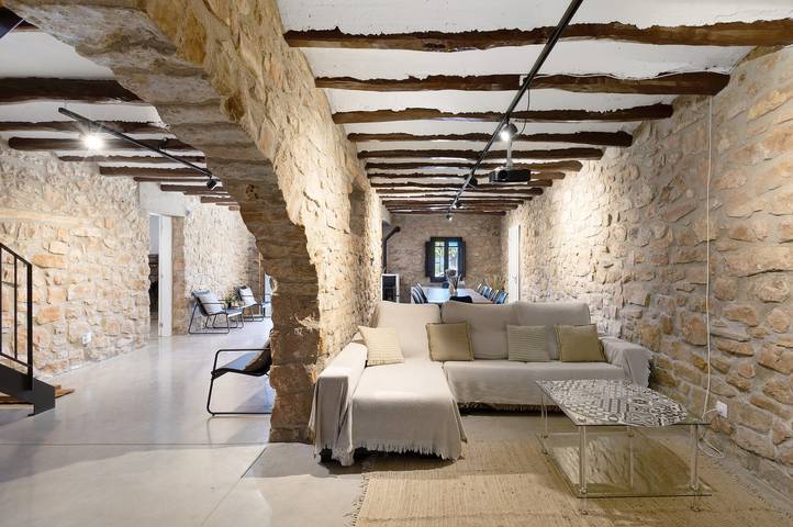 Country House 'Mas Françó' with Mountain Views, Wi-Fi and Air Conditioning in Argençola, Barcelona Inland