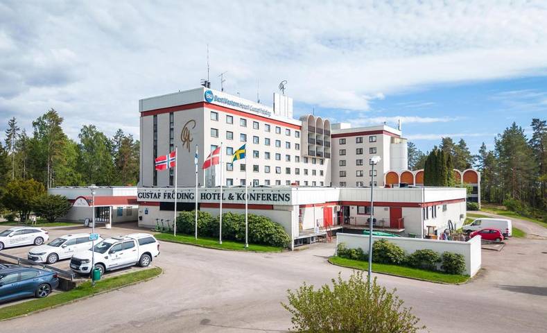 Hotel, mit Whirlpool und Terrasse sowie Pool und Sauna