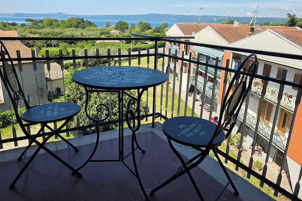 Ganze Wohnung, Spacious appartment with Ac. Walking distance to castle and to Bolsena Lake. in Bolsena, Bolsenasee