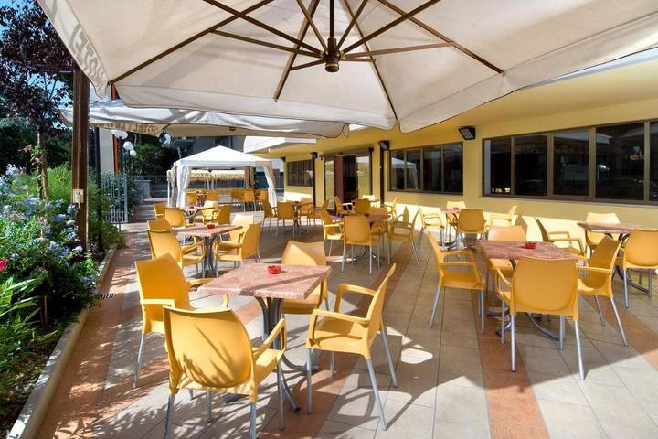 Appartamento per 3 persone, con Terrazza e Giardino nonché Piscina a Pinarella