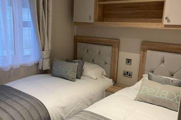 Log Cabin for 6 People in Skegness, Lincolnshire, Photo 4