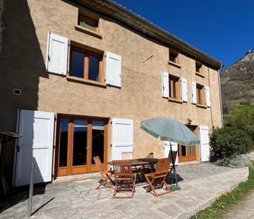 Gîte pour 6 personnes, avec jardin à Montségur