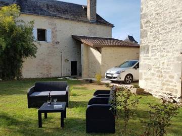 Gîte pour 7 personnes, avec jardin et piscine, animaux acceptés à Lanzac
