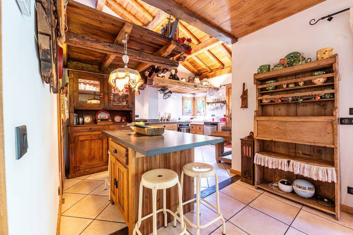 Chalet "Le Courti" avec vue sur les montagnes, terrasse privée et Wi-Fi in Sainte-Foy-Tarentaise, Région d'Albertville
