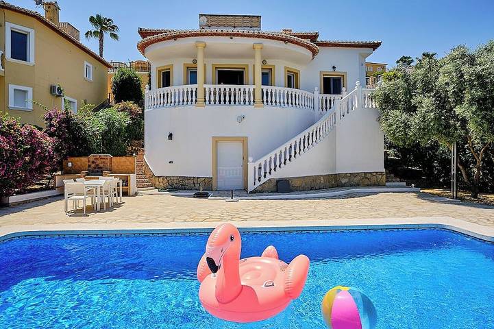 Casa rural para 6 personas, con jardín además de jacuzzi y balcón en Orba