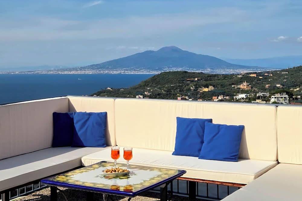 Sun & Relax, relaxing location with seaview in Marciano, Neapel Provinz