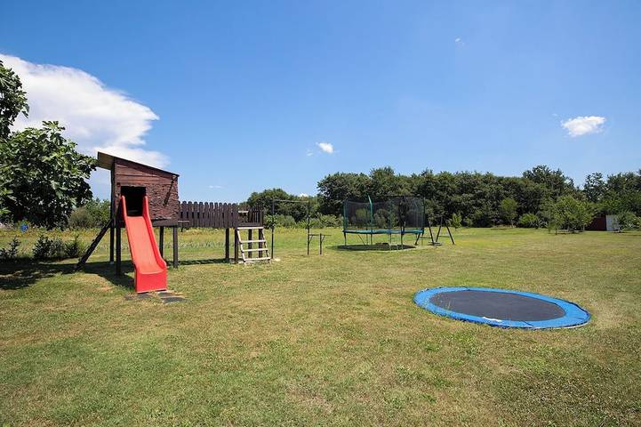 Beautiful holiday home with heated swimming pool, summer kitchen, WiFi, grill in Vodnjan, Grad Vodnjan