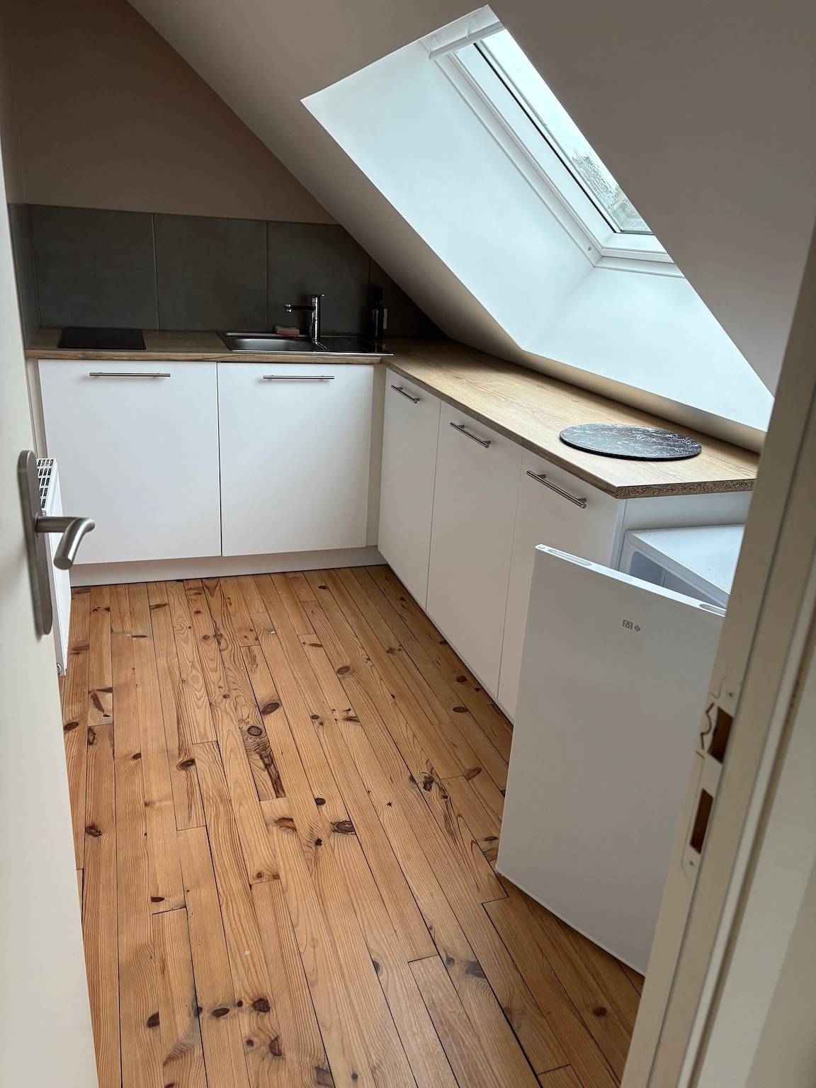 L'Atelier - Amplia habitación de huéspedes con jardín privado y Wi-Fi in Caen, Región de Caen
