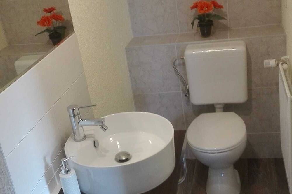Ganze Wohnung, Ferienbungalow 1, Deutschland in Dierkow-West, Rostock