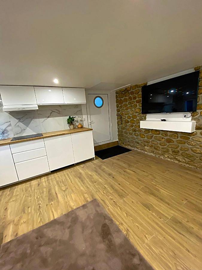 Appartement entier, One-Bedroom Apartment in Morangis, Essonne
