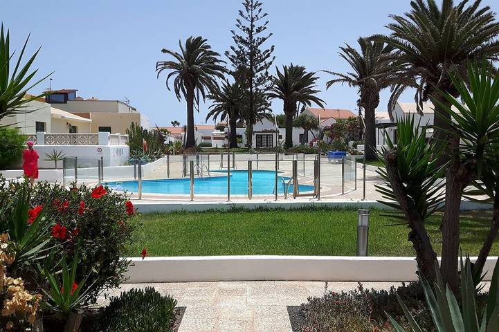 Bungalow für 2 Personen, mit Terrasse und Garten sowie Pool in Corralejo