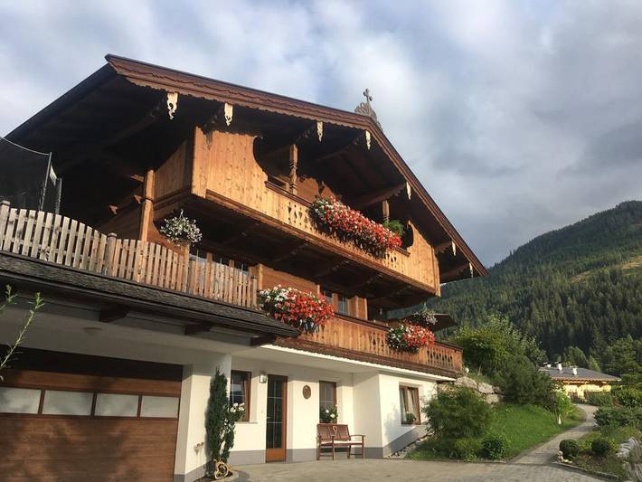 Ferienwohnung für 5 Personen, mit Terrasse und Garten sowie Ausblick in Inneralpbach