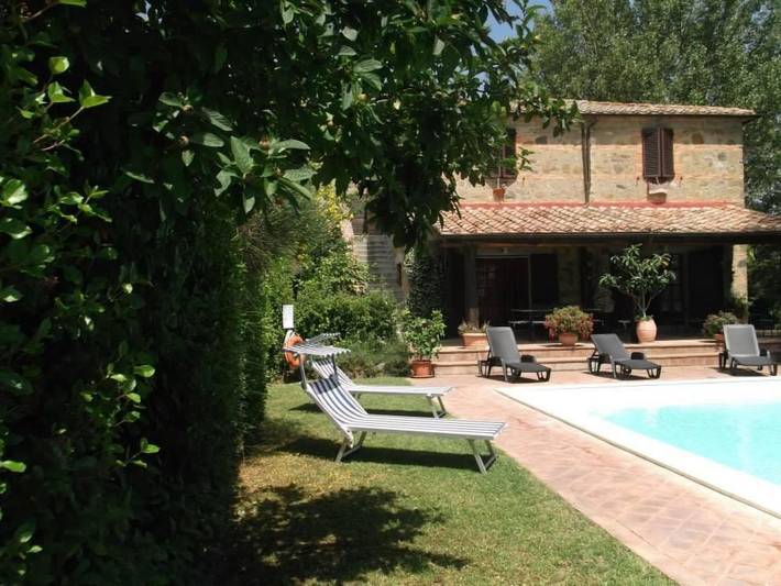 Agriturismo per 8 persone, con piscina e giardino nonché terrazza a Radicofani