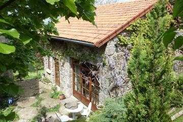 Gîte pour 4 personnes, avec terrasse et jardin à Arfeuilles