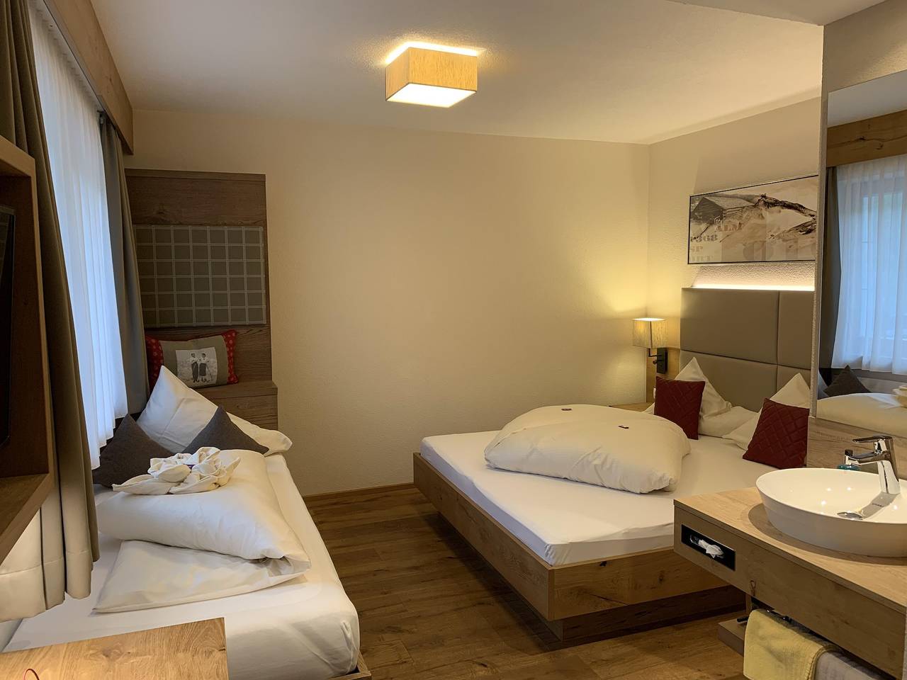 Dreibettzimmer, mit Frühstück in Stubaier Alpen, Sölden (Österreich)