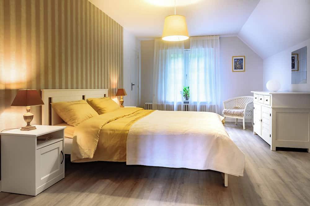 Cozy comfortable cottage in a forest area 4,5 km from the center of Bruges in Brügge, Westflandern