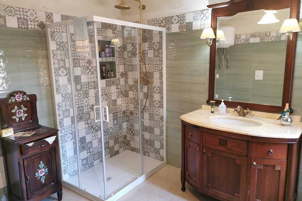 An oasis of peace in Calabria, just minutes from the Ionian and Tyrrhenian seas in Miglierina, Catanzaro Provinz