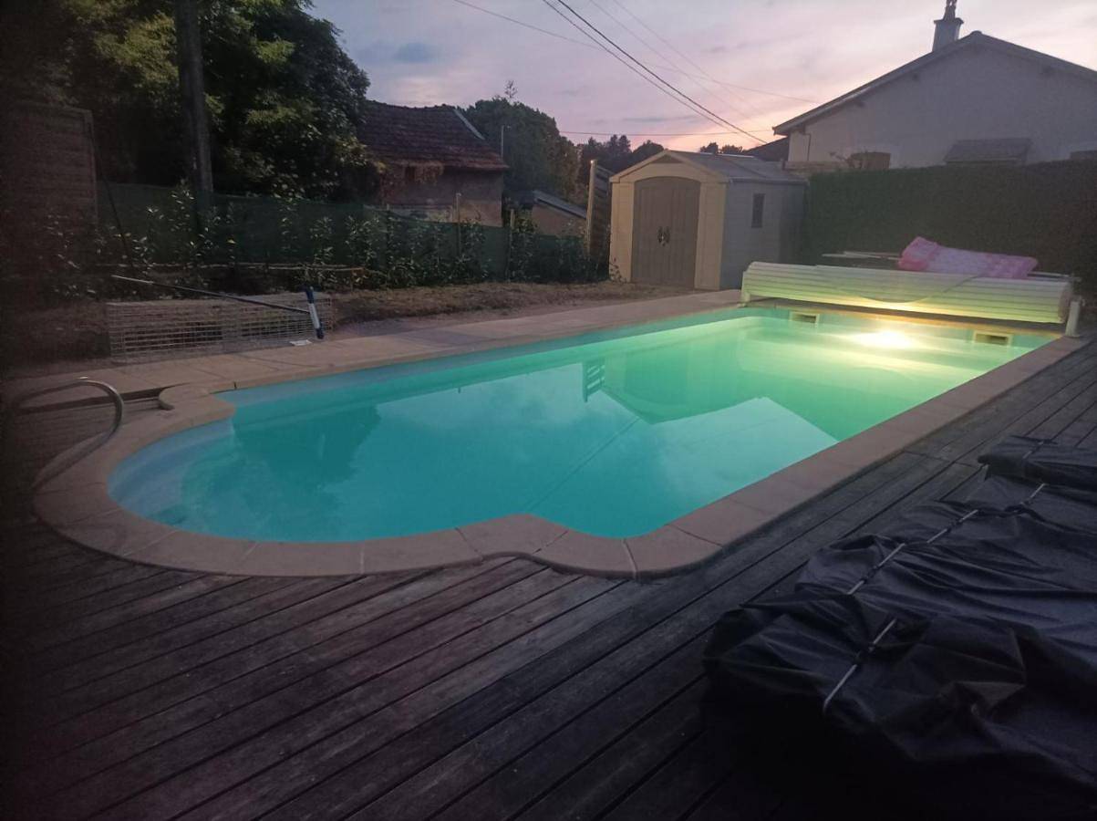 Appartement entier, Les Charmois - Spa possible sur un autre site in La Vôge-les-Bains, Région d'Épinal