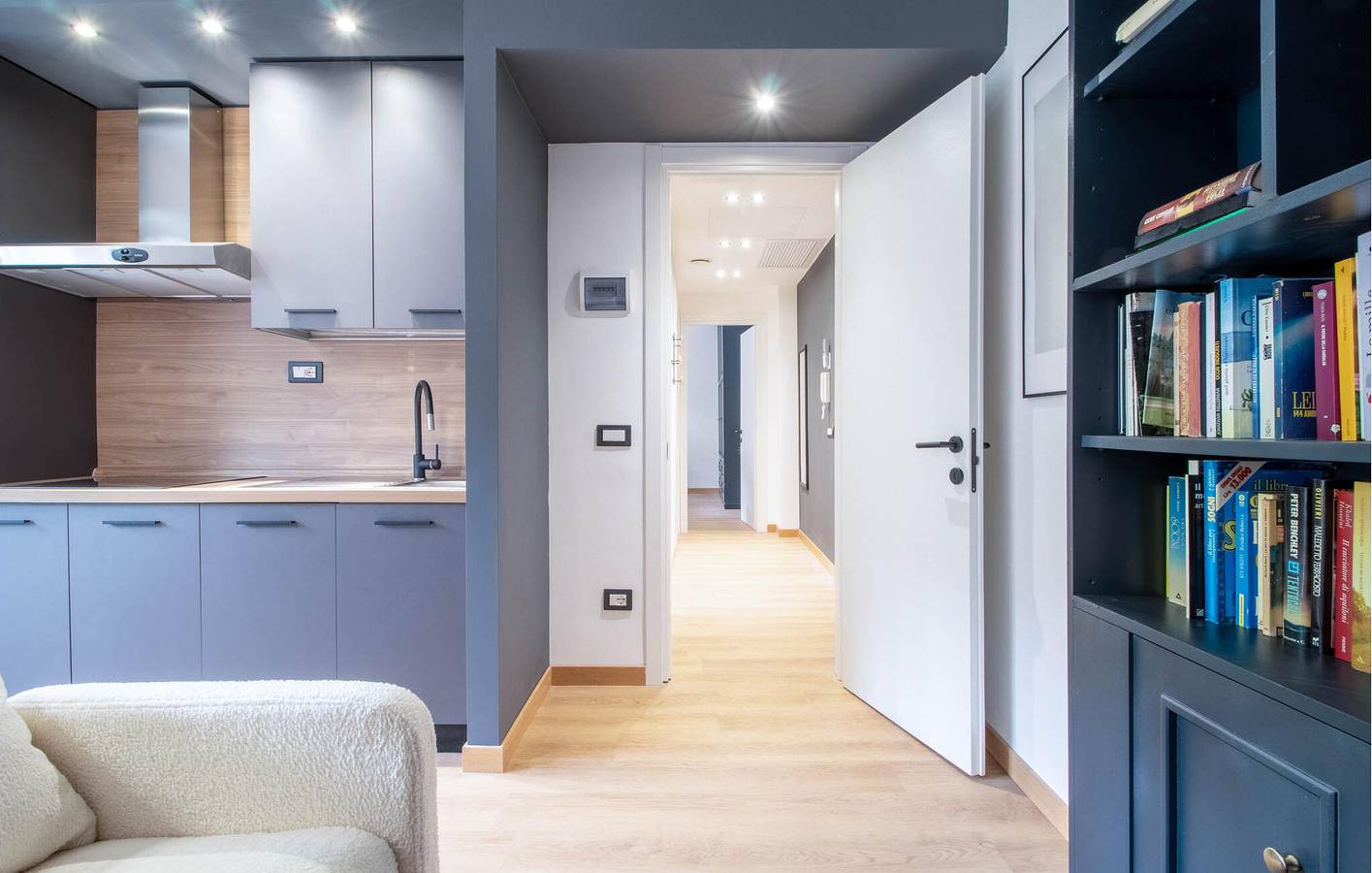 Apartamento vacacional entero, Acogedor apartamento con terraza y wifi, a 2 km de la playa de Pomaro in Santa Margherita, Santa Margherita Ligure