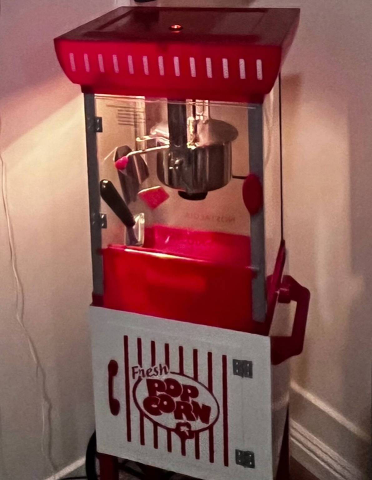 Monolocale intero, Serata cinematografica con schermo da 100 pollici, a piedi da bar e ristoranti in Reno, Nevada