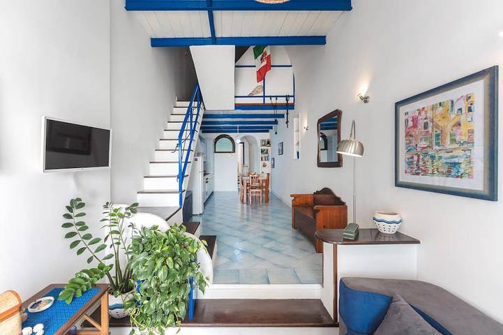 Casa vacanza per 5 persone, con terrazza in Procida