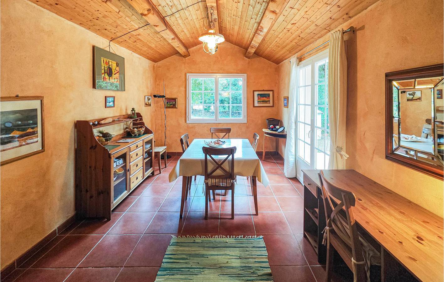 Poolside Oasis - 1.5km from Ferrières-Poussarou in Ferrières-Poussarou, Région de Béziers