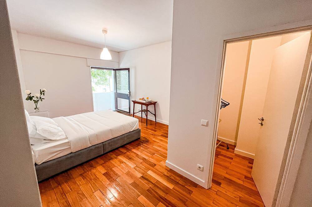 Seaside Elegance and Tranquility: Your Luxurious Porto Getaway in Foz do Douro, Porto