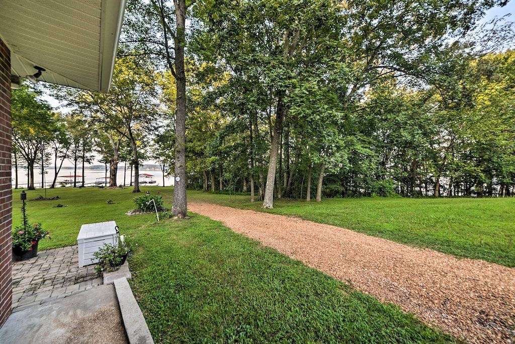 Charming Lakefront Home w/ Grill & Fire Pit! in Kentucky Lake