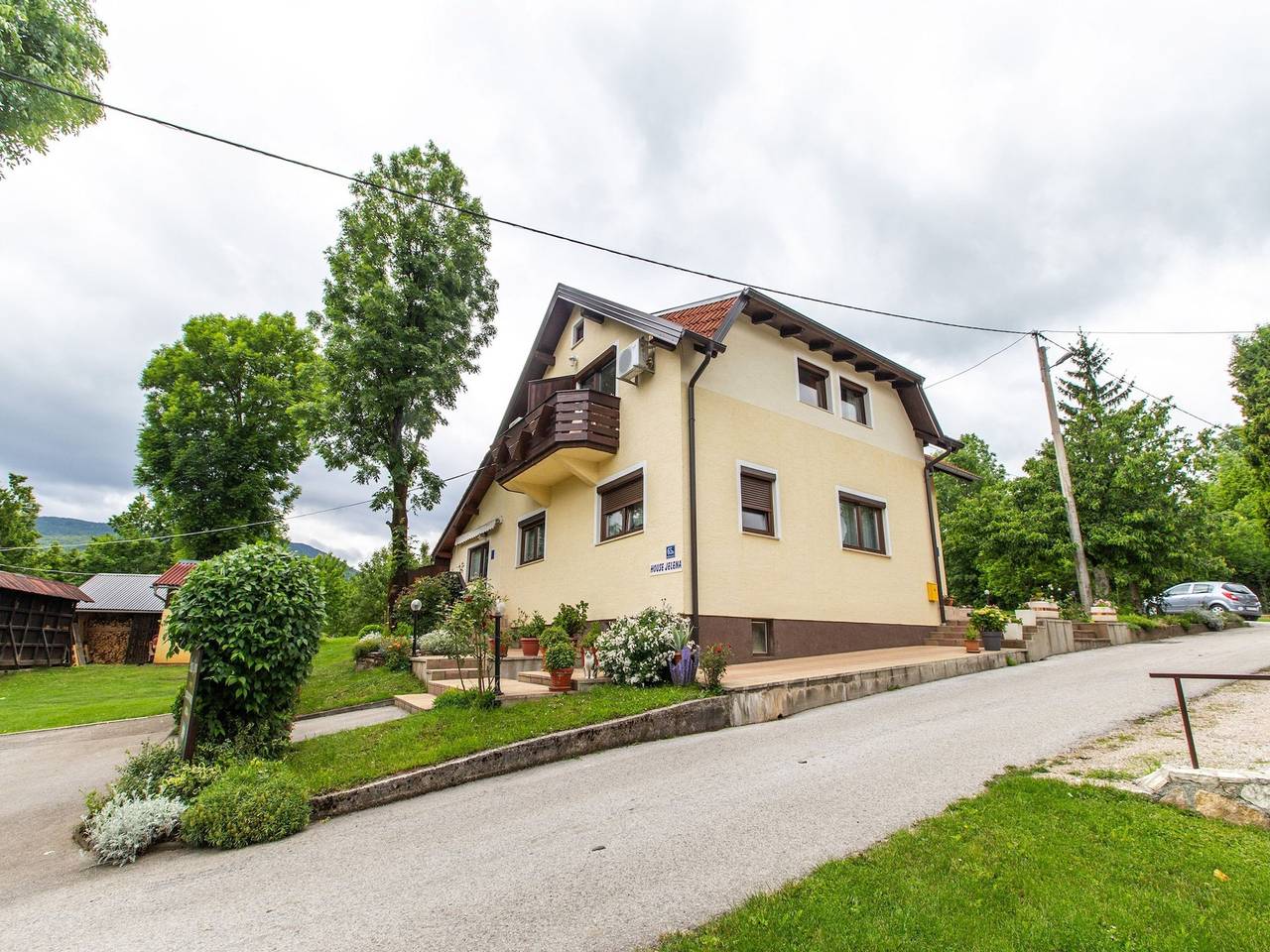 Appartamento vacanze a Općina Rakovica a partire da 166€ a notte