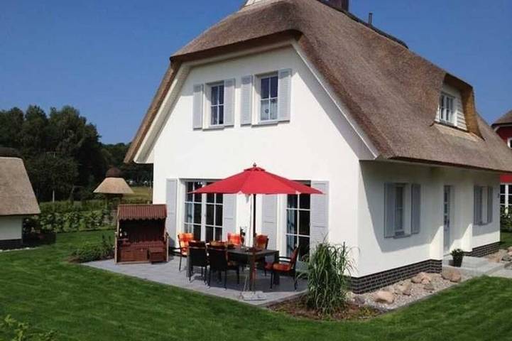 Ferienhaus für 6 Personen, mit Terrasse und Garten sowie Sauna in Kölpinsee