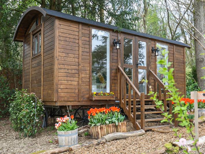 Log cabin for 2 people, with garden in West Sussex