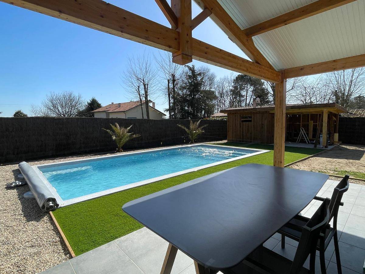 Four-Bedroom House in Casteljaloux, Région de Nérac