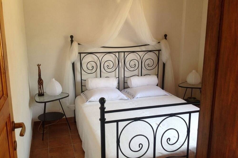 Entire apartment, The perfect place for a mountain and beach vacation! in Montebello di Bertona, Gran Sasso