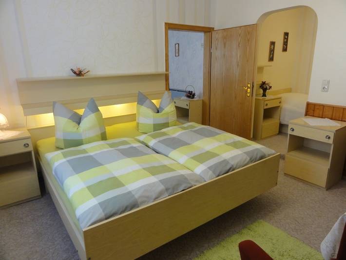 Ganze Ferienwohnung, Ferienwohnung Loos - Fw3 Ferienwohnung mit drei Räumen in Floh-Seligenthal, Rennsteig