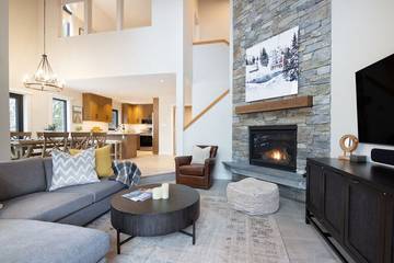 Villa for 11 Guests in Whistler, British Columbia, Picture 1