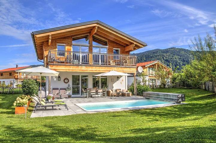 Chalet für 6 Personen, mit Garten und Balkon sowie Whirlpool, mit Haustier in Inzell