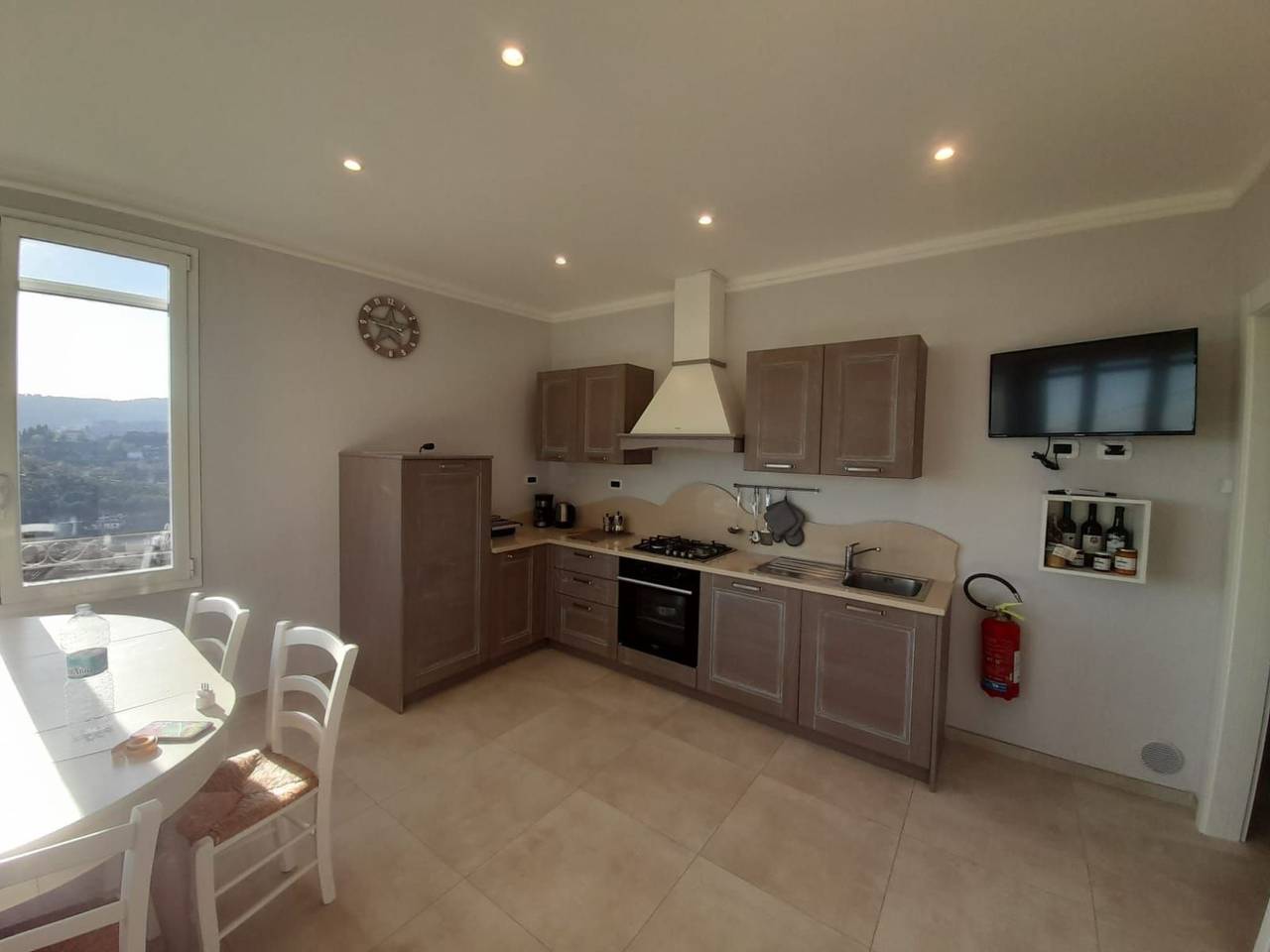 Ganze Wohnung, Wohnung mit schönem Blick auf den Golf von Dianese in Diano San Pietro, Riviera di Ponente