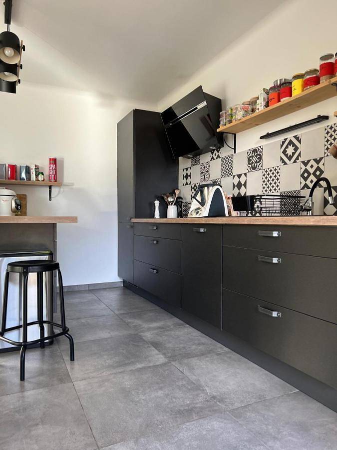 Appartement de vacances pour 6 personnes, avec vue ainsi que piscine et terrasse