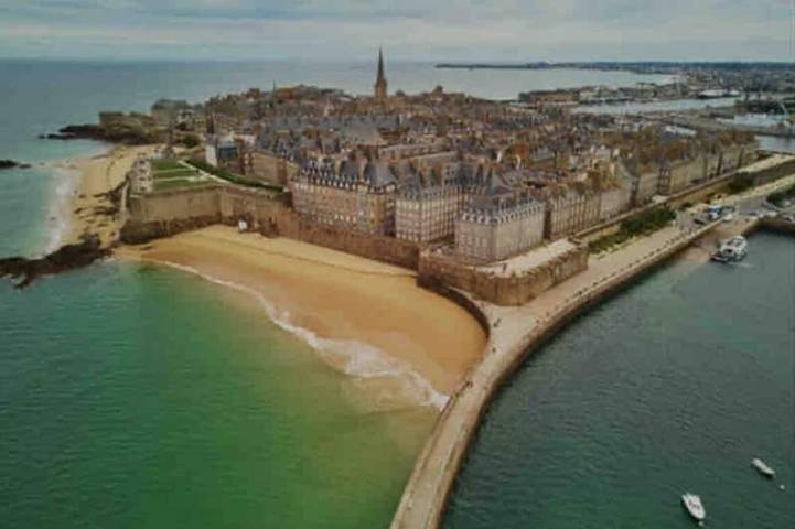 Maison de vacances pour 4 personnes, avec terrasse et jardin à Saint-Briac-sur-Mer