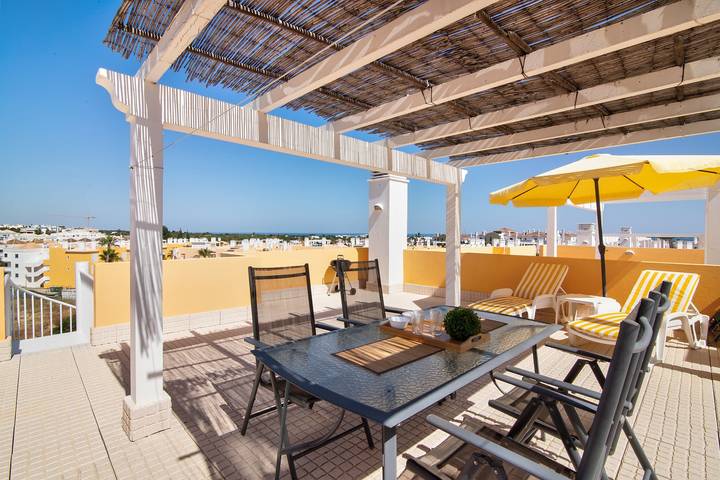 Appartement entier, Appartement de vacances "Royal Cabanas Golf 87" avec vue sur la mer, piscine partagée et terrasse in Cabanas de Tavira, Conceição e Cabanas de Tavira