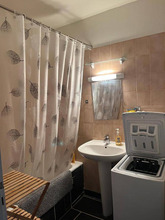 Appartement entier, Two-Bedroom Apartment in Valleiry, Région de Saint-Julien-en-Genevois