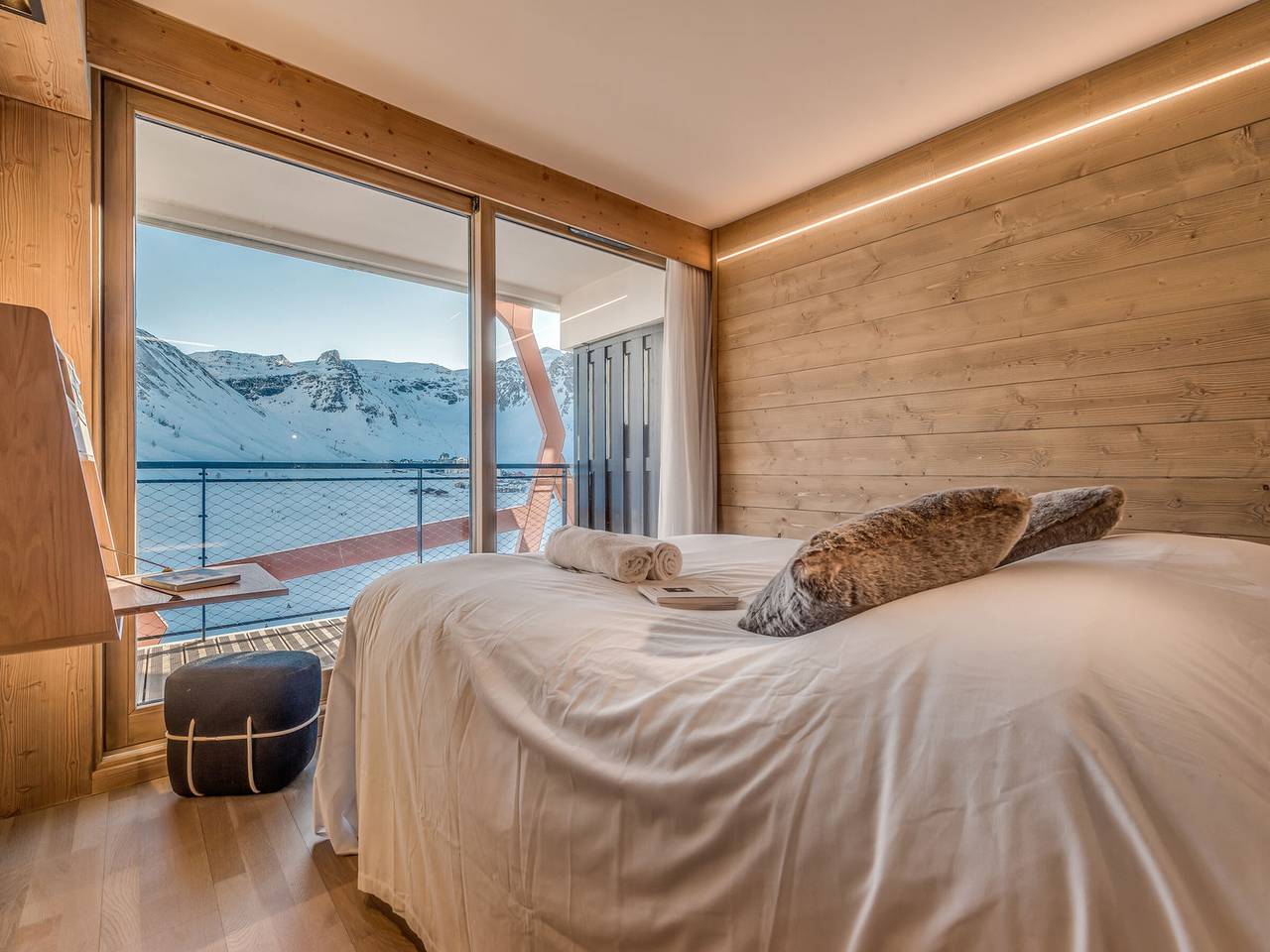 Entire apartment, Premium 4* Apartment in Tignes, 6 Pax, South Balcony, Free Wifi in Tignes, Vanoise National Park