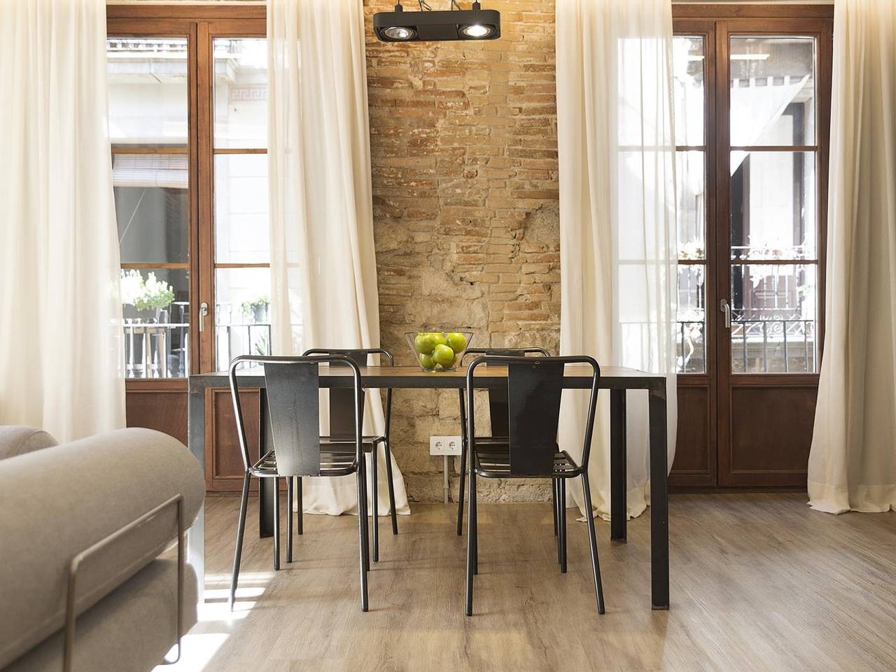 Entire holiday apartment, Premium One bedroom Apartment in Barcelona Centre, Barcelona