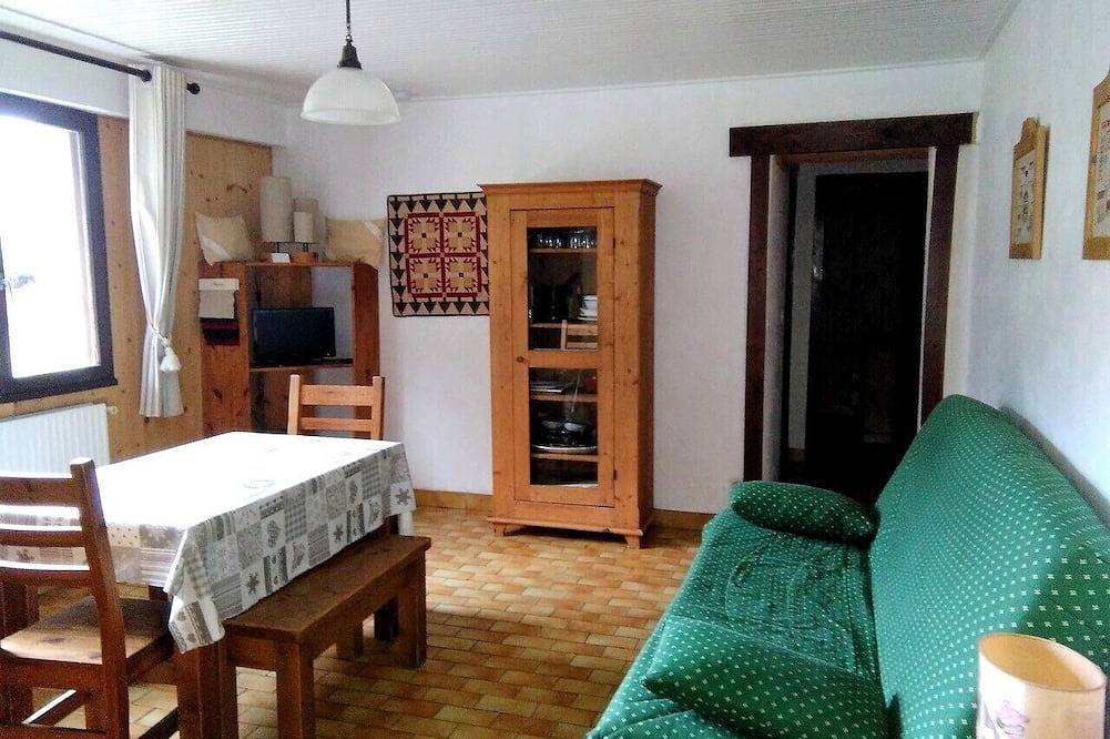 Appartement entier, Chalet traditionnel au pied des stations alpines in Séez, Région d'Albertville