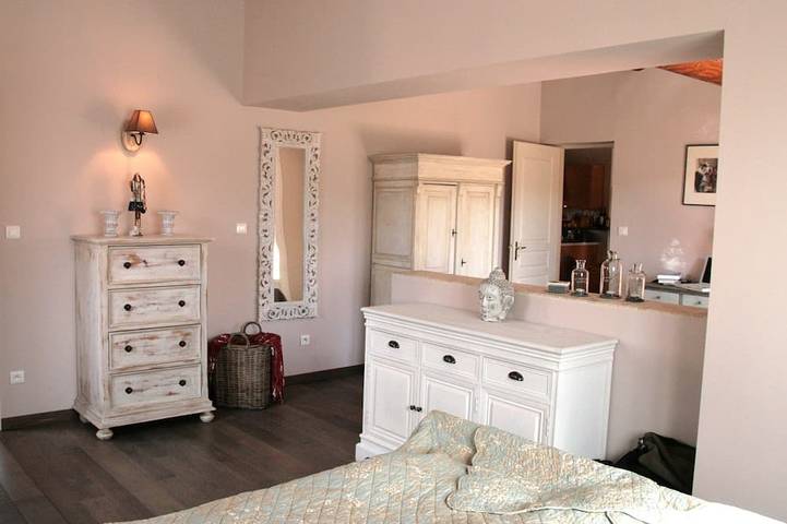 Location de vacances pour 6 personnes, avec jardin ainsi que piscine et sauna, animaux acceptés à Pierrevert - 2