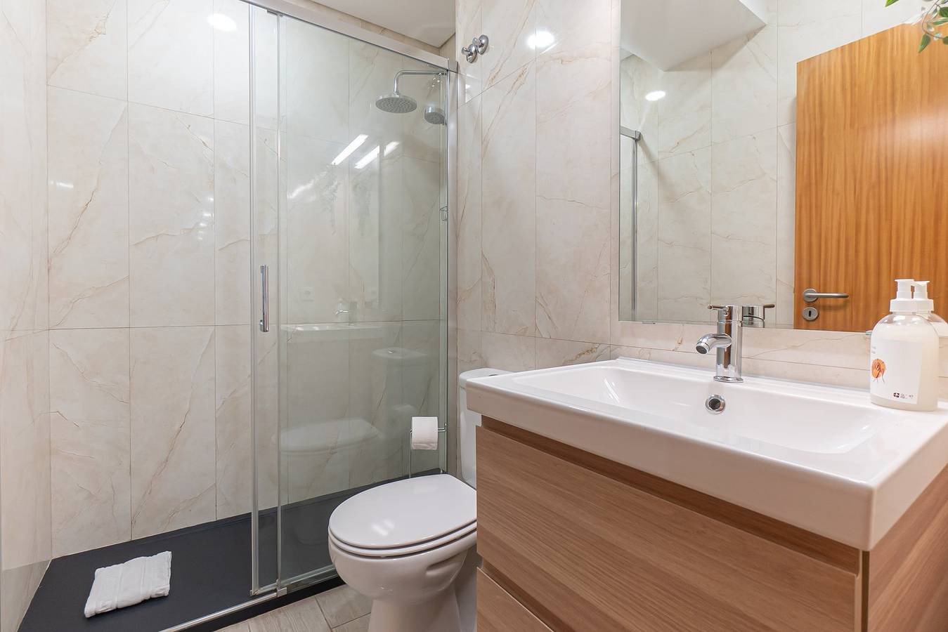 Ganze Wohnung, Guestready - Urban Elegance in the Heart of Porto in Santo Ildefonso, Porto