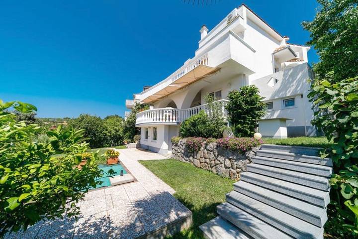 B&b per 2 persone, con Terrazza e Giardino nonché Panorama in Krk (Croazia)