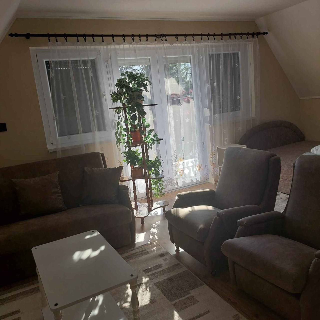 Ganze Ferienwohnung, Ferienwohnung mit Pool und Internet in Balatonszarszo, Plattensee Südufer